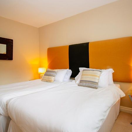Turnberry Apartments Zimmer foto